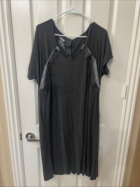 Frida Mom Delivery and Nursing Gown